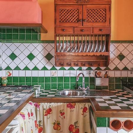 Nice Home In Benalauria With Kitchenette Eksteriør billede